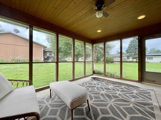 215 Hickory, LENA, Illinois 61048, 4 Bedrooms Bedrooms, ,2 BathroomsBathrooms,House,For Sale,Hickory,202504341