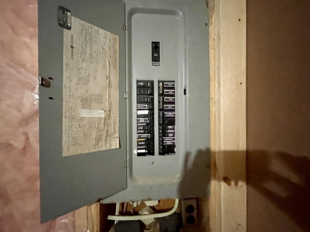 215 Hickory, LENA, Illinois 61048, 4 Bedrooms Bedrooms, ,2 BathroomsBathrooms,House,For Sale,Hickory,202504341