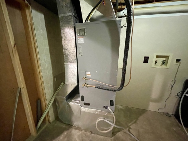 215 Hickory, LENA, Illinois 61048, 4 Bedrooms Bedrooms, ,2 BathroomsBathrooms,House,For Sale,Hickory,202504341