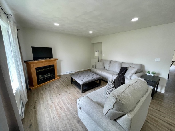 215 Hickory, LENA, Illinois 61048, 4 Bedrooms Bedrooms, ,2 BathroomsBathrooms,House,For Sale,Hickory,202504341