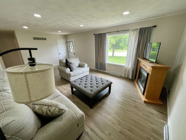 215 Hickory, LENA, Illinois 61048, 4 Bedrooms Bedrooms, ,2 BathroomsBathrooms,House,For Sale,Hickory,202504341