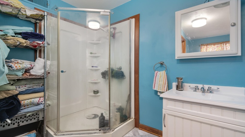 9466 Pines, POLO, Illinois 61064, 3 Bedrooms Bedrooms, ,2 BathroomsBathrooms,House,For Sale,Pines,202504399