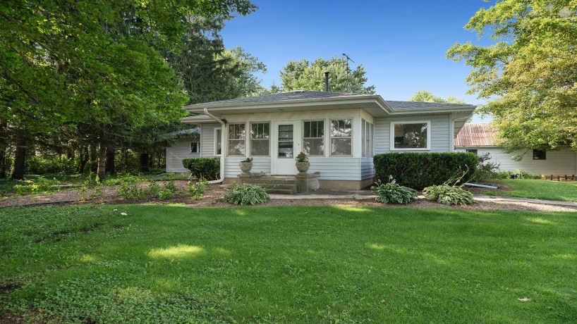 9466 Pines, POLO, Illinois 61064, 3 Bedrooms Bedrooms, ,2 BathroomsBathrooms,House,For Sale,Pines,202504399