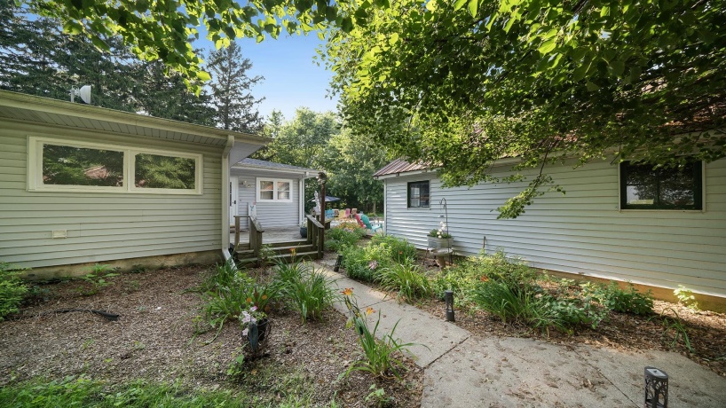 9466 Pines, POLO, Illinois 61064, 3 Bedrooms Bedrooms, ,2 BathroomsBathrooms,House,For Sale,Pines,202504399