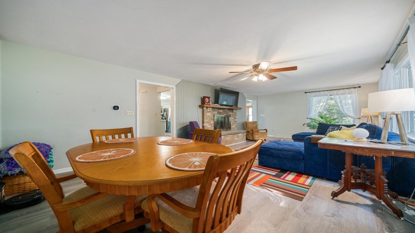 9466 Pines, POLO, Illinois 61064, 3 Bedrooms Bedrooms, ,2 BathroomsBathrooms,House,For Sale,Pines,202504399