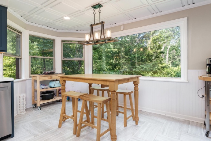 2373 Geddes, ROCKFORD, Illinois 61103, 3 Bedrooms Bedrooms, ,2 BathroomsBathrooms,House,For Sale,Geddes,202504409