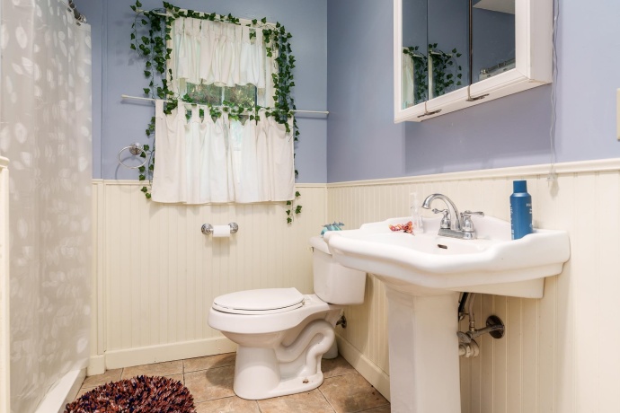 2373 Geddes, ROCKFORD, Illinois 61103, 3 Bedrooms Bedrooms, ,2 BathroomsBathrooms,House,For Sale,Geddes,202504409