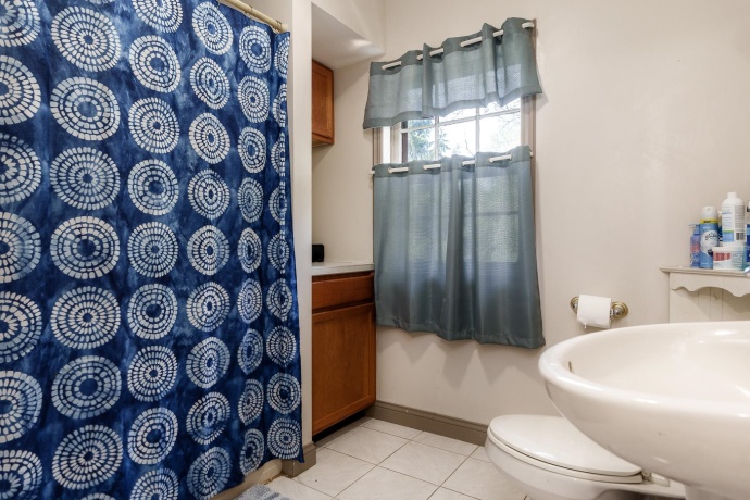 2373 Geddes, ROCKFORD, Illinois 61103, 3 Bedrooms Bedrooms, ,2 BathroomsBathrooms,House,For Sale,Geddes,202504409