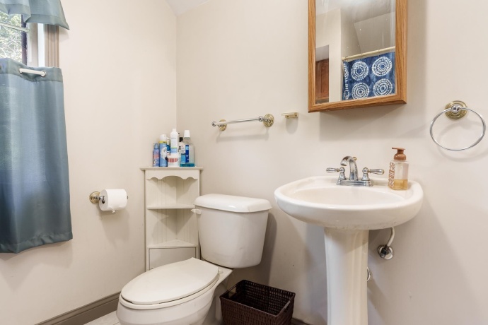 2373 Geddes, ROCKFORD, Illinois 61103, 3 Bedrooms Bedrooms, ,2 BathroomsBathrooms,House,For Sale,Geddes,202504409