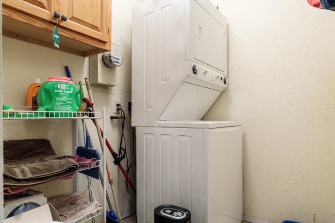 2373 Geddes, ROCKFORD, Illinois 61103, 3 Bedrooms Bedrooms, ,2 BathroomsBathrooms,House,For Sale,Geddes,202504409