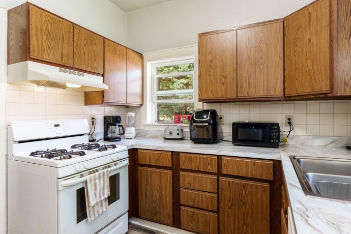 2373 Geddes, ROCKFORD, Illinois 61103, 3 Bedrooms Bedrooms, ,2 BathroomsBathrooms,House,For Sale,Geddes,202504409