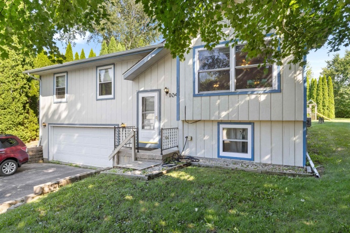 104 Deerpath, POPLAR GROVE, Illinois 61065, 3 Bedrooms Bedrooms, ,2 BathroomsBathrooms,House,For Sale,Deerpath,202504437