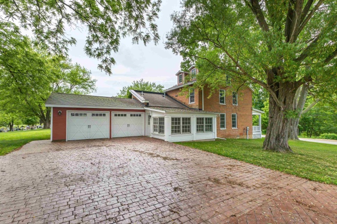 708 Gear, GALENA, Illinois 61036, 3 Bedrooms Bedrooms, ,1 BathroomBathrooms,House,For Sale,Gear,202504471