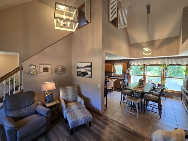 11A24 Bunker, APPLE RIVER, Illinois 61001, 4 Bedrooms Bedrooms, ,3 BathroomsBathrooms,House,For Sale,Bunker,202504478