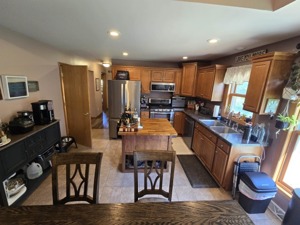 11A24 Bunker, APPLE RIVER, Illinois 61001, 4 Bedrooms Bedrooms, ,3 BathroomsBathrooms,House,For Sale,Bunker,202504478