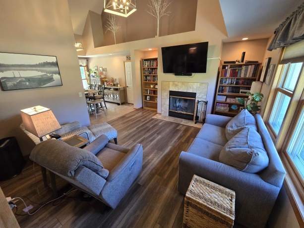 11A24 Bunker, APPLE RIVER, Illinois 61001, 4 Bedrooms Bedrooms, ,3 BathroomsBathrooms,House,For Sale,Bunker,202504478