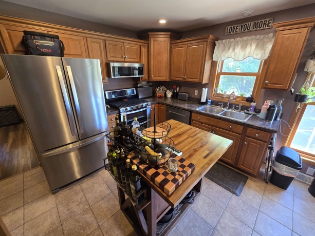 11A24 Bunker, APPLE RIVER, Illinois 61001, 4 Bedrooms Bedrooms, ,3 BathroomsBathrooms,House,For Sale,Bunker,202504478