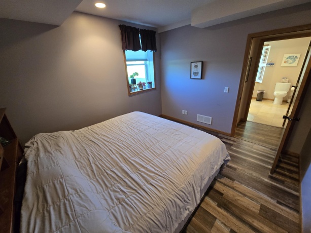 11A24 Bunker, APPLE RIVER, Illinois 61001, 4 Bedrooms Bedrooms, ,3 BathroomsBathrooms,House,For Sale,Bunker,202504478