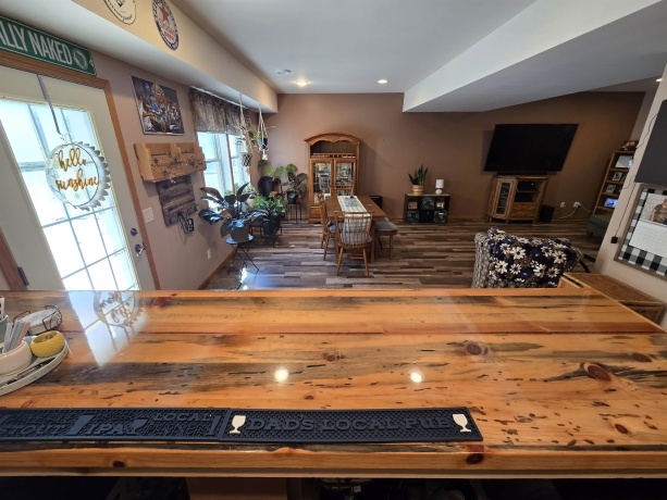 11A24 Bunker, APPLE RIVER, Illinois 61001, 4 Bedrooms Bedrooms, ,3 BathroomsBathrooms,House,For Sale,Bunker,202504478