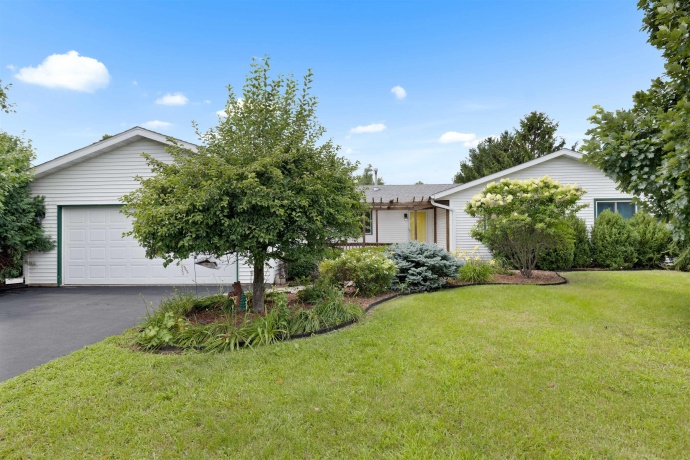 706 Pin Oak, ROCKTON, Illinois 61072, 3 Bedrooms Bedrooms, ,2 BathroomsBathrooms,House,For Sale,Pin Oak,202504501