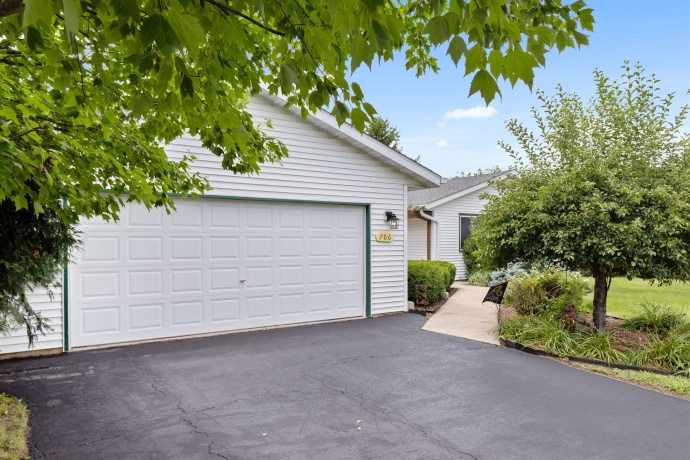 706 Pin Oak, ROCKTON, Illinois 61072, 3 Bedrooms Bedrooms, ,2 BathroomsBathrooms,House,For Sale,Pin Oak,202504501
