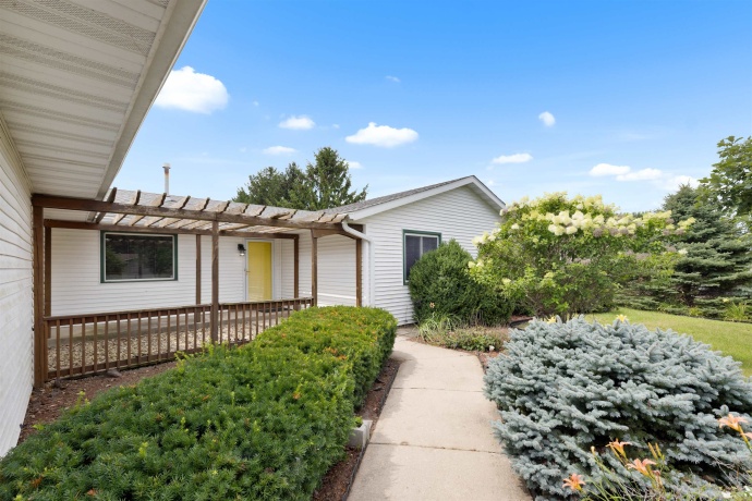 706 Pin Oak, ROCKTON, Illinois 61072, 3 Bedrooms Bedrooms, ,2 BathroomsBathrooms,House,For Sale,Pin Oak,202504501