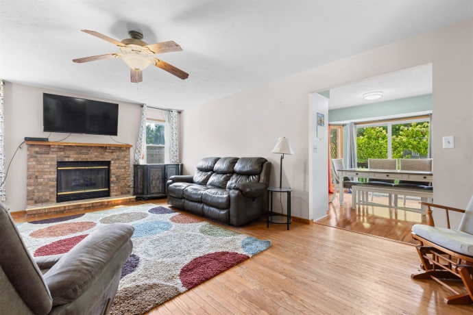 706 Pin Oak, ROCKTON, Illinois 61072, 3 Bedrooms Bedrooms, ,2 BathroomsBathrooms,House,For Sale,Pin Oak,202504501