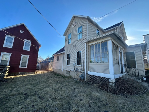 808 Adams, FREEPORT, Illinois 61032, 3 Bedrooms Bedrooms, ,1 BathroomBathrooms,House,For Sale,Adams,202502215