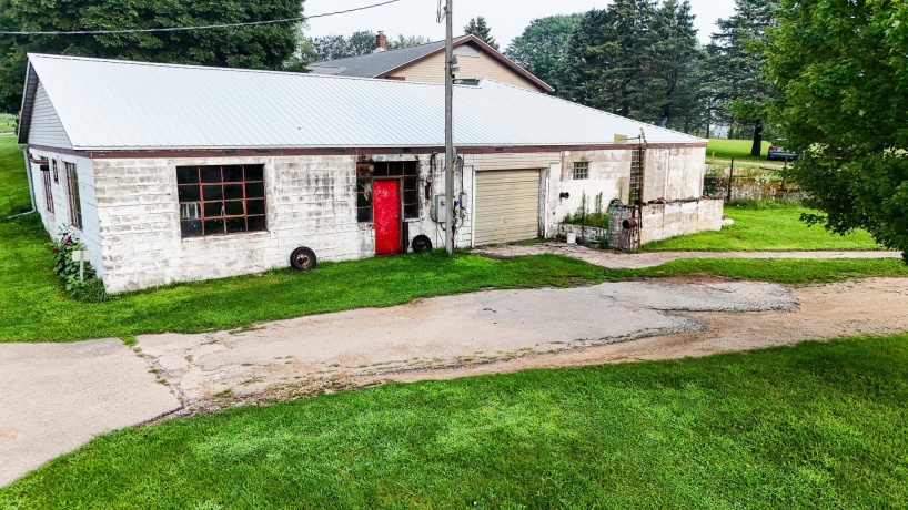 7916 Pines, POLO, Illinois 61064, 2 Bedrooms Bedrooms, ,1 BathroomBathrooms,House,For Sale,Pines,202504547