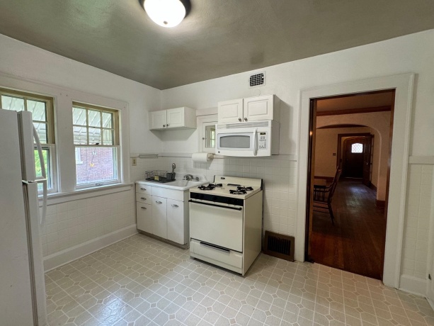 2231 9th Avenue, ROCKFORD, Illinois 61104, 3 Bedrooms Bedrooms, ,1 BathroomBathrooms,House,For Sale,9th Avenue,202504548