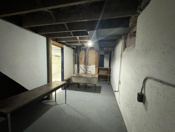 2231 9th Avenue, ROCKFORD, Illinois 61104, 3 Bedrooms Bedrooms, ,1 BathroomBathrooms,House,For Sale,9th Avenue,202504548