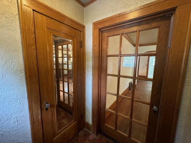 2231 9th Avenue, ROCKFORD, Illinois 61104, 3 Bedrooms Bedrooms, ,1 BathroomBathrooms,House,For Sale,9th Avenue,202504548