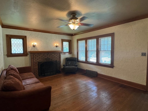 2231 9th Avenue, ROCKFORD, Illinois 61104, 3 Bedrooms Bedrooms, ,1 BathroomBathrooms,House,For Sale,9th Avenue,202504548