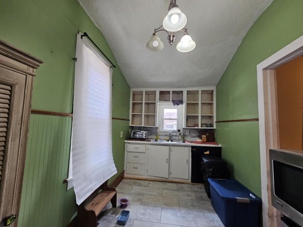 302 Park, MORRISON, Illinois 61270, 3 Bedrooms Bedrooms, ,1 BathroomBathrooms,House,For Sale,Park,202504553