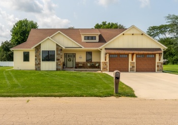802 Ann Marie, Utica, Illinois 61373, 3 Bedrooms Bedrooms, ,2 BathroomsBathrooms,House,For Sale,Ann Marie,202504594