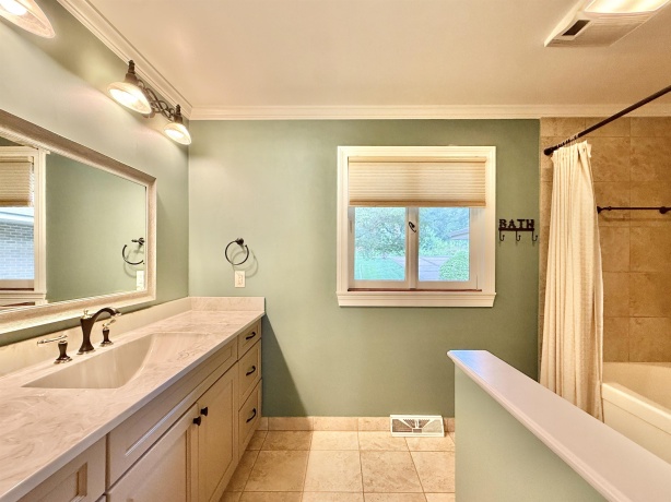 2107 Pow Wow, BELOIT, Wisconsin 53511, 4 Bedrooms Bedrooms, ,3 BathroomsBathrooms,House,For Sale,Pow Wow,202504499