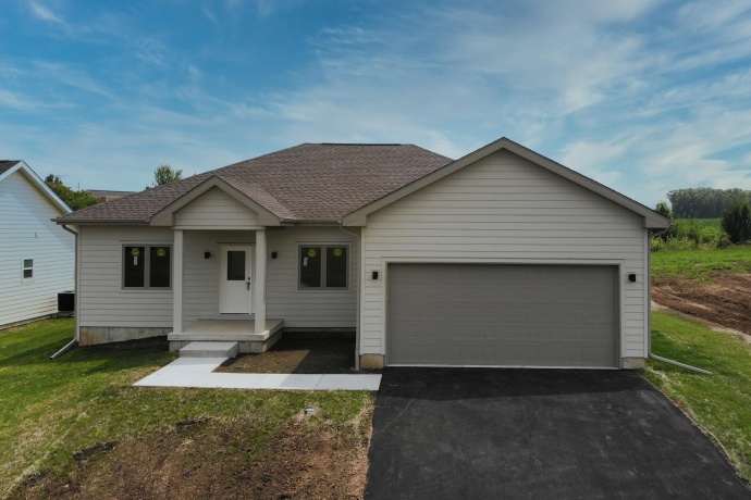 8579 Blue River, ROCKFORD, Illinois 61107, 3 Bedrooms Bedrooms, ,2 BathroomsBathrooms,House,For Sale,Blue River,202504628