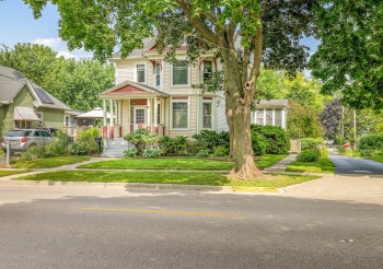 924 PEARL, BELVIDERE, Illinois 61008, ,3 - 4 Units,For Sale,PEARL,202504668