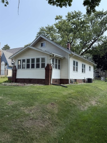 1606 23rd, ROCKFORD, Illinois 61108, 4 Bedrooms Bedrooms, ,2 BathroomsBathrooms,House,For Sale,23rd,202504680