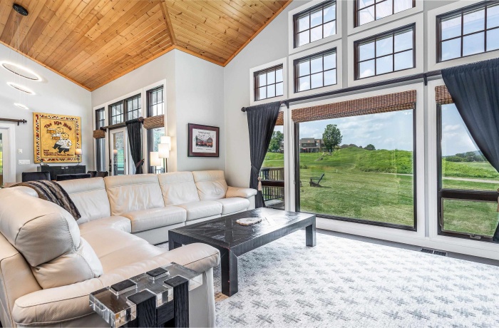 6 Hickory, GALENA, Illinois 61036, 4 Bedrooms Bedrooms, ,3 BathroomsBathrooms,House,For Sale,Hickory,202504765