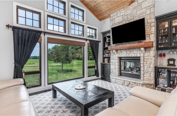 6 Hickory, GALENA, Illinois 61036, 4 Bedrooms Bedrooms, ,3 BathroomsBathrooms,House,For Sale,Hickory,202504765