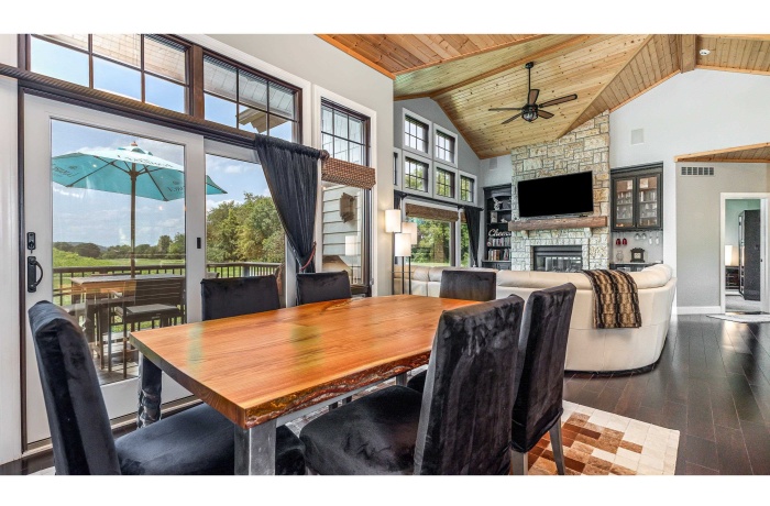 6 Hickory, GALENA, Illinois 61036, 4 Bedrooms Bedrooms, ,3 BathroomsBathrooms,House,For Sale,Hickory,202504765