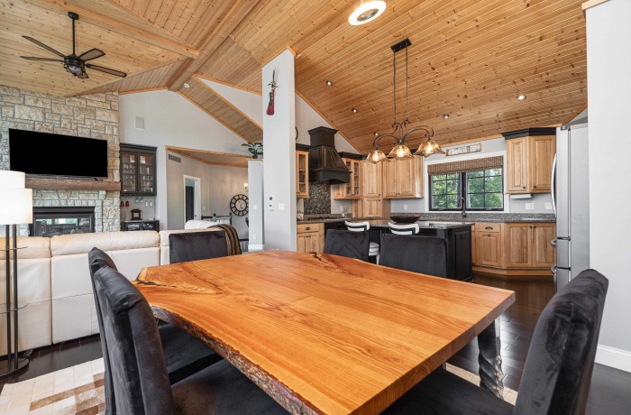 6 Hickory, GALENA, Illinois 61036, 4 Bedrooms Bedrooms, ,3 BathroomsBathrooms,House,For Sale,Hickory,202504765