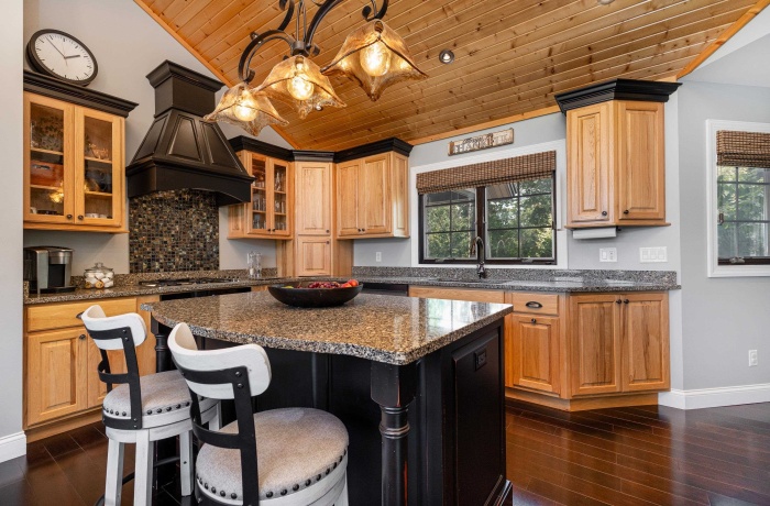 6 Hickory, GALENA, Illinois 61036, 4 Bedrooms Bedrooms, ,3 BathroomsBathrooms,House,For Sale,Hickory,202504765