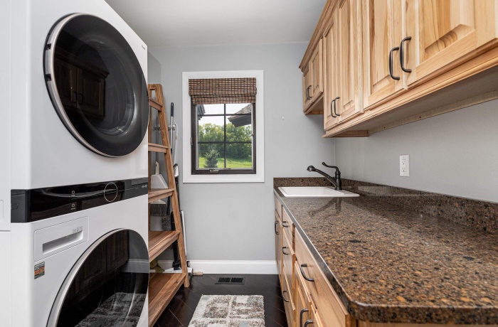 6 Hickory, GALENA, Illinois 61036, 4 Bedrooms Bedrooms, ,3 BathroomsBathrooms,House,For Sale,Hickory,202504765