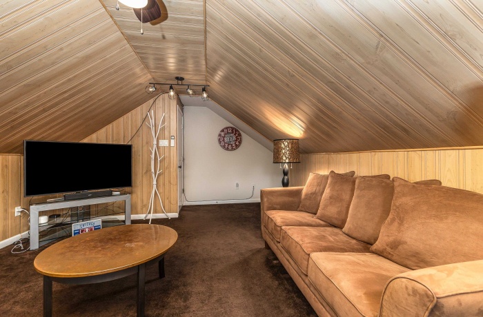 6 Hickory, GALENA, Illinois 61036, 4 Bedrooms Bedrooms, ,3 BathroomsBathrooms,House,For Sale,Hickory,202504765