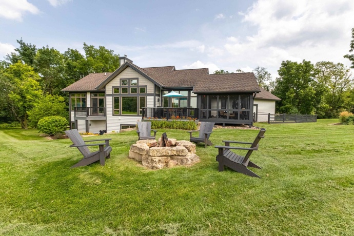 6 Hickory, GALENA, Illinois 61036, 4 Bedrooms Bedrooms, ,3 BathroomsBathrooms,House,For Sale,Hickory,202504765