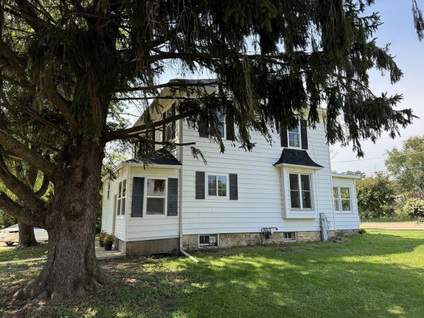 101 Division, SHANNON, Illinois 61078, 4 Bedrooms Bedrooms, ,2 BathroomsBathrooms,House,For Sale,Division,202504786