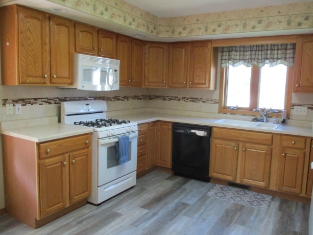 714 Seminole, FREEPORT, Illinois 61032, 4 Bedrooms Bedrooms, ,3 BathroomsBathrooms,Condominium,For Sale,Seminole,202504788