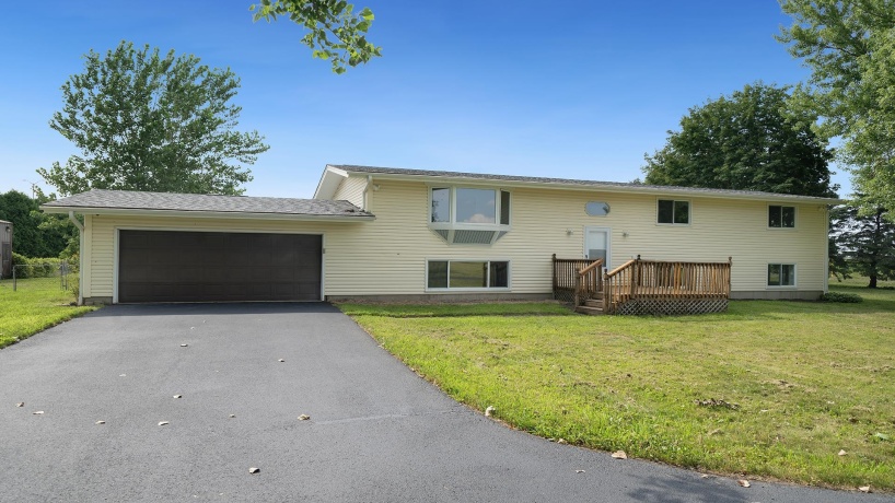 22005 Harmony, MARENGO, Illinois 60152, 4 Bedrooms Bedrooms, ,3 BathroomsBathrooms,House,For Sale,Harmony,202504800